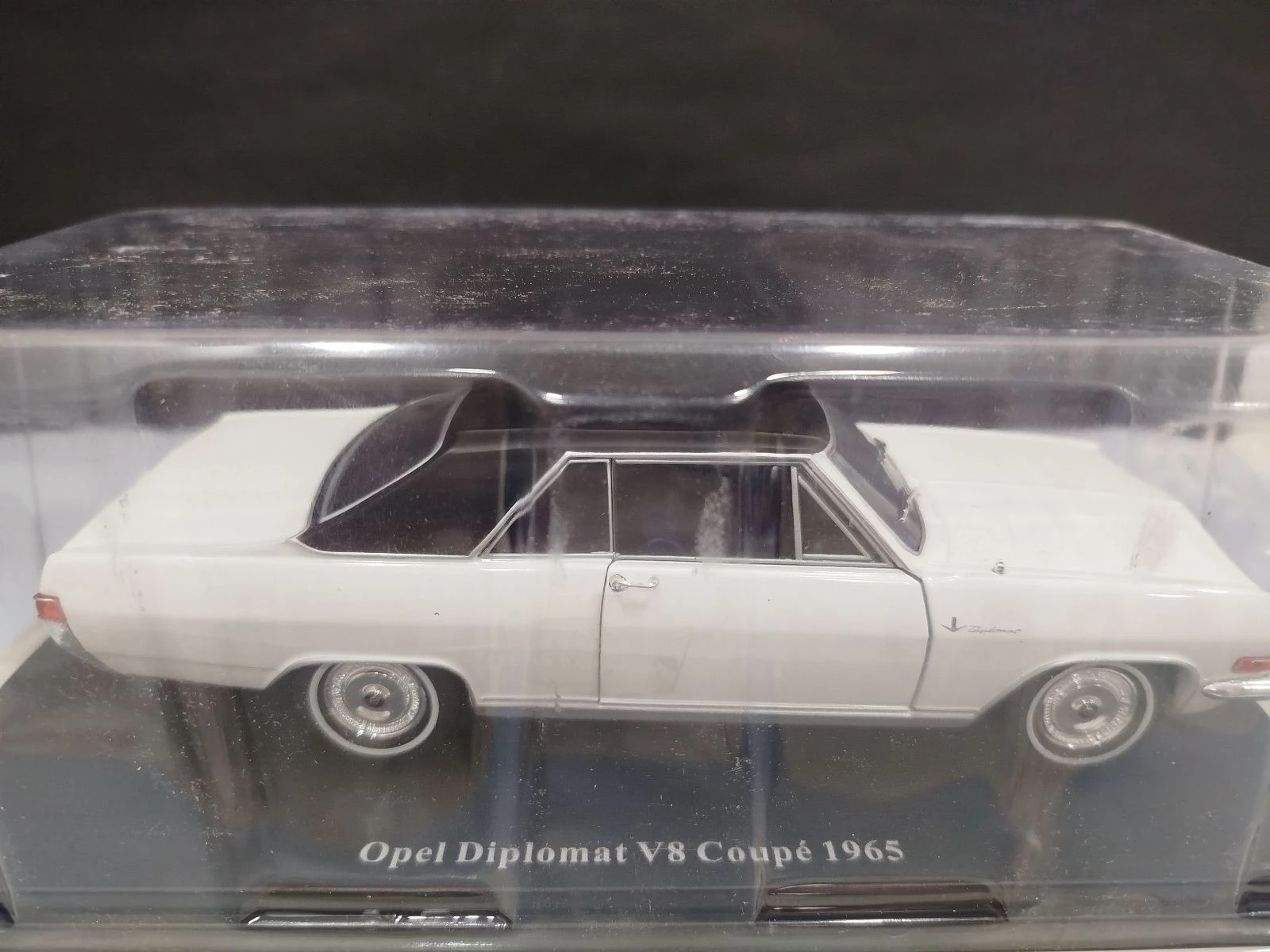 1:24 Opel Diplomat V8 Coupe 1965 Ixo Hachette 1/24 – photo 2
